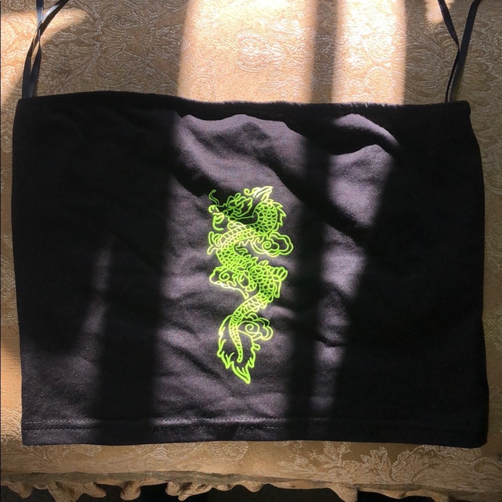 Black tub top with light green dragon